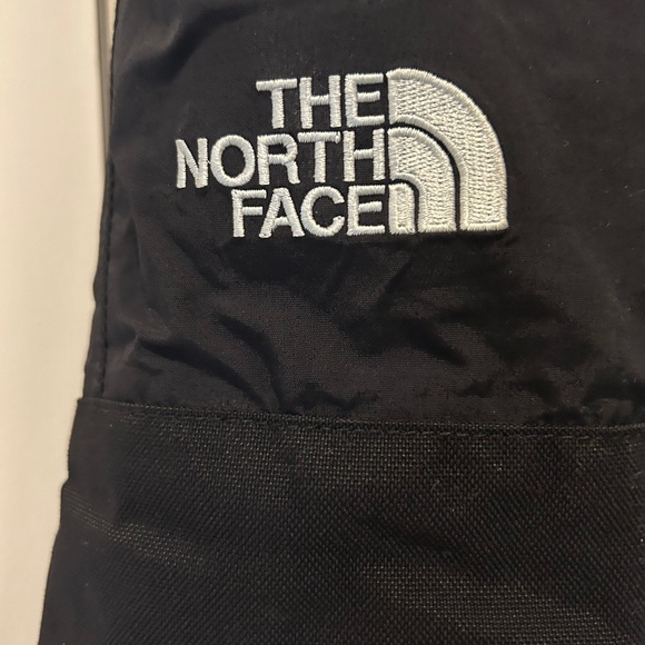 The North Face Youth/Junior Insulated Snow Pants (L/G) - Picture 4 of 10